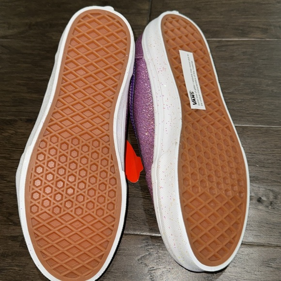 •Vans• - Picture 3 of 3